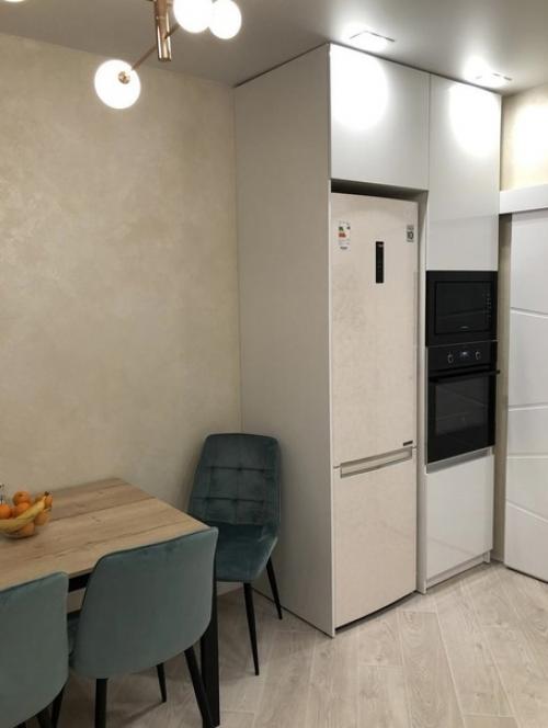 Просторная кухня. В которой уместилось всё, что нужно. 05