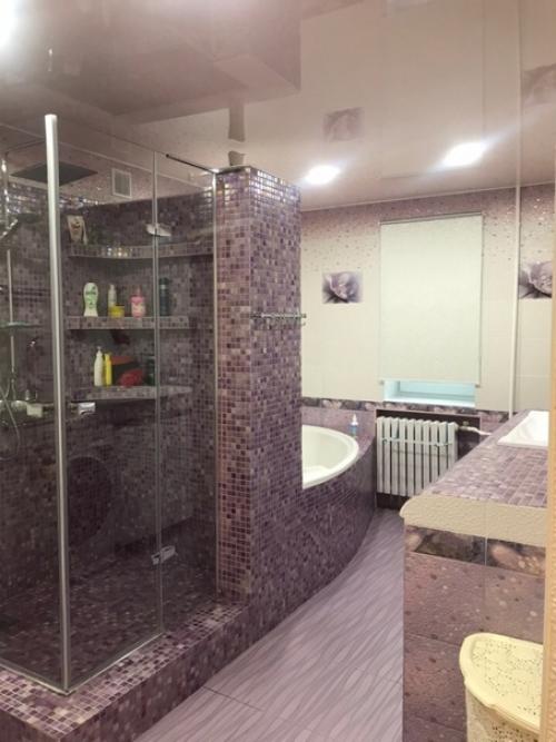 Baнная комнатa.  Нет это целый ванный зал, целых 10 кв.