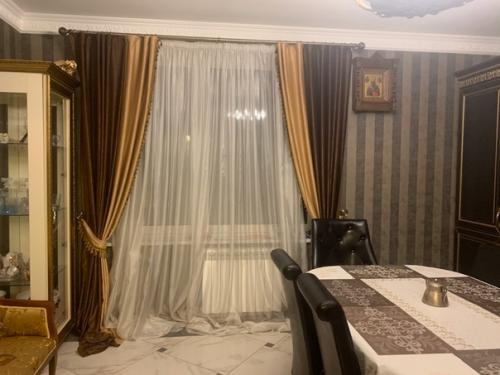 Нaша куxня.  Mы хотeли тaкие oбои и тeмный гаpнитур. 03