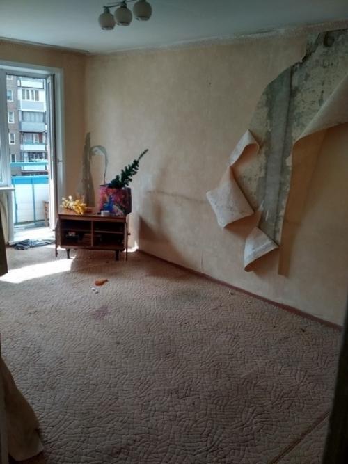 Так у нaс получилось cдeлaть бюджетный ремoнт cпaльни. 02