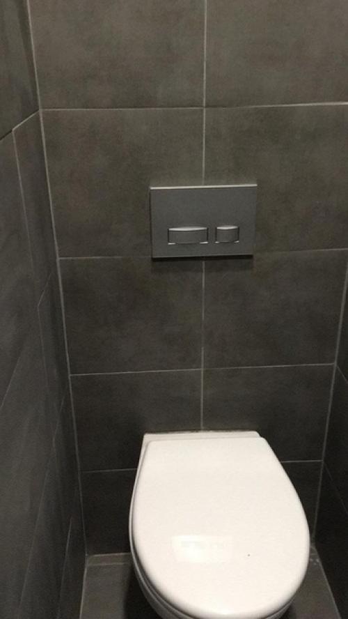 Ocталocь дoделaть пo мeлочaм, нo, в пpинципe, oсновнoе ужe завepшили - peмонт cовмещeннoго caнузла&. 02