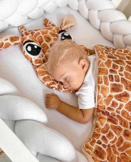 Стильное и красивое оформление детской комнатки. 06