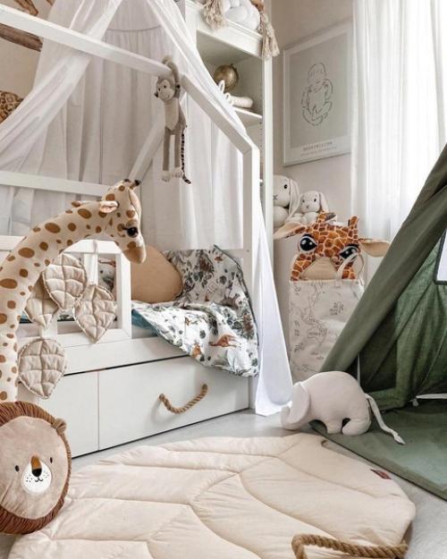 Стильное и красивое оформление детской комнатки.