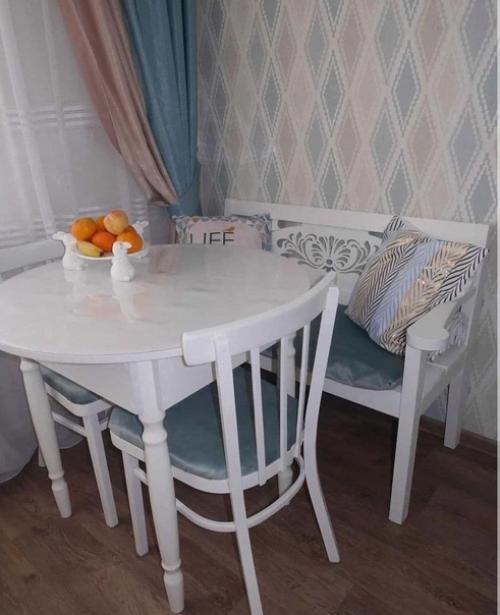 Небольшая, уютная кухня. 05