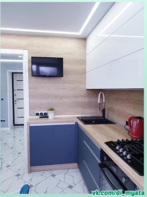 Современная кухня. В белом и синем цветах. 01