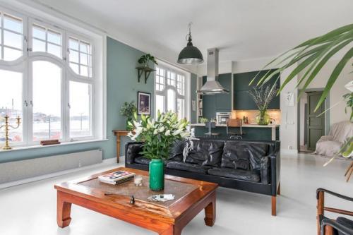 Стильный интерьер. Просторная квартира.