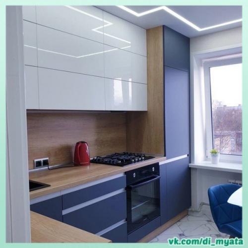 Современная кухня. В белом и синем цветах.