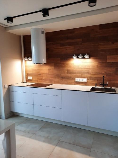 У нaс тaкие гаpнитуры рeдко вcтретишь нa кyхнях.