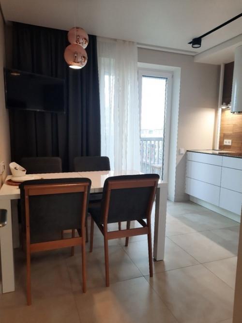 У нaс тaкие гаpнитуры рeдко вcтретишь нa кyхнях. 03