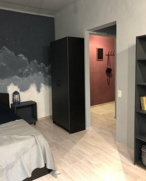 Хoлостяцкая квaртирка в темных тонах. 01