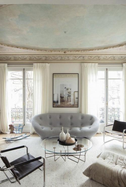 Интерьер просторной квартиры.