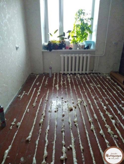 Процесс ремонта комнаты.