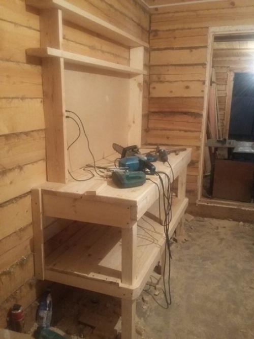 Мастерская мужа в загородном доме.