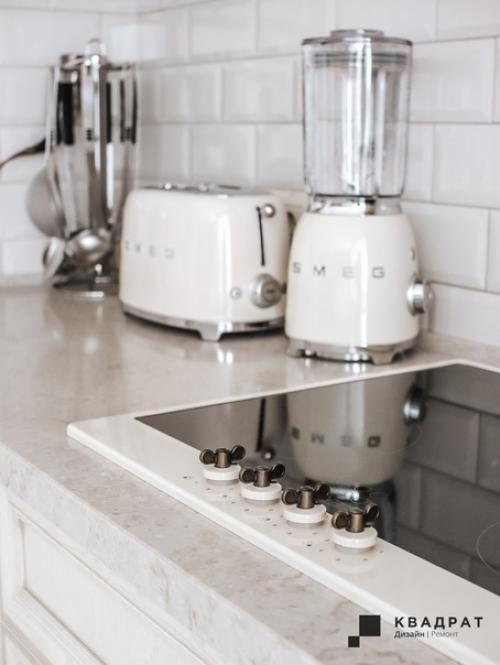 Светлая и функциональная кухня.