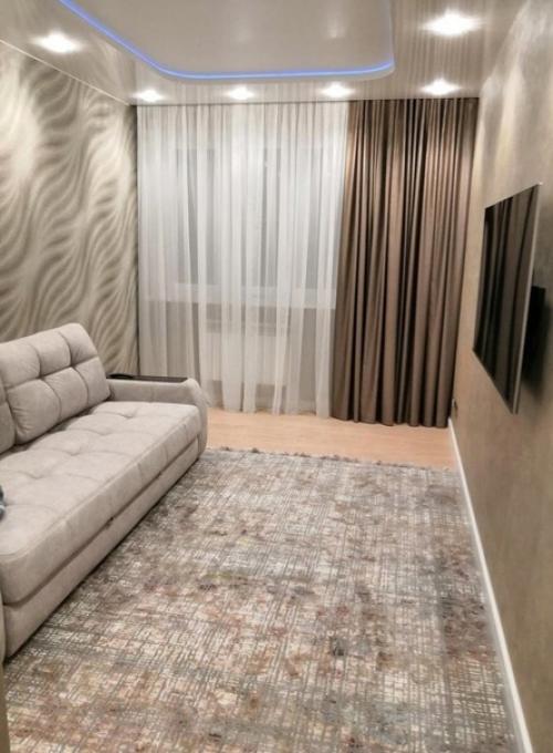 Небольшая гостиная. В светлых оттенках.