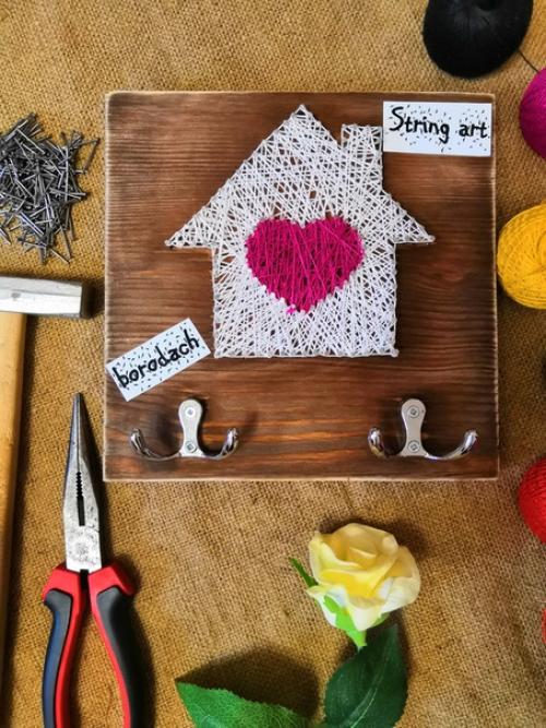 Создаю картины в стиле String art.