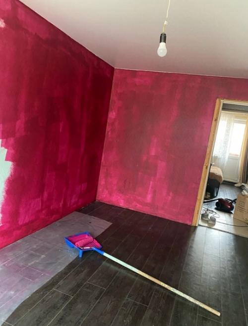 Процесс ремонта комнаты.