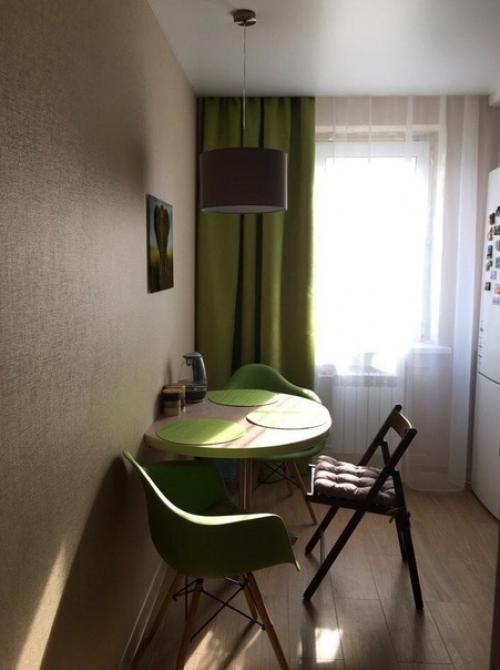 Небольшая кухня. Простая, но симпатичная. 02