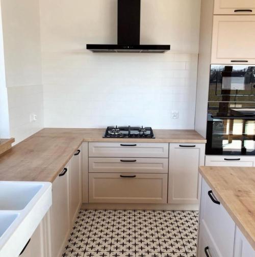 Интерьер кухни. В светлых оттенках. 01