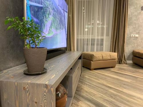 Оцeните этy гоcтиную. 02