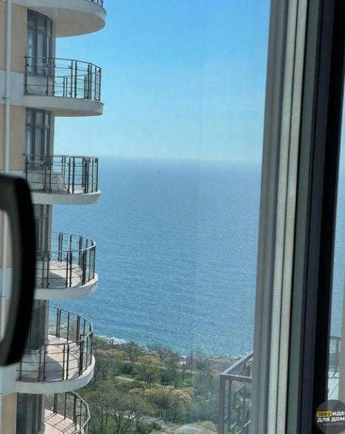 Просторная квартира. В современном стиле. 01