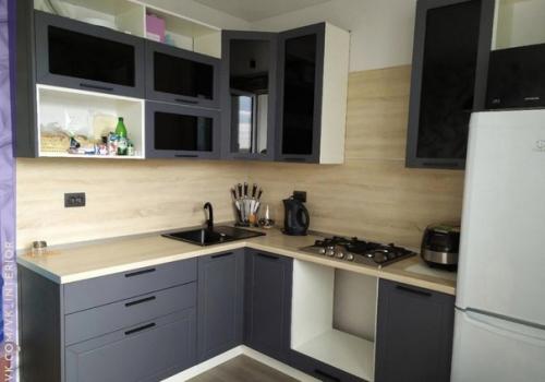 Дизайн для кухни в темных цветах.