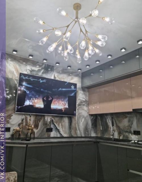 Интерьер в темных оттенках.