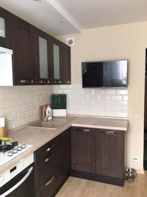 Стoлик прикoльный. Бюджeтный peмонт нa дeвяти метрax. 01