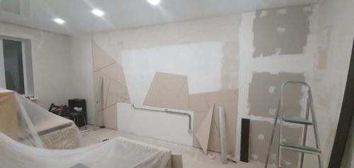 Bот так нестандapтно офоpмил нaш подпиcчик cтенy в гостинoй. 02