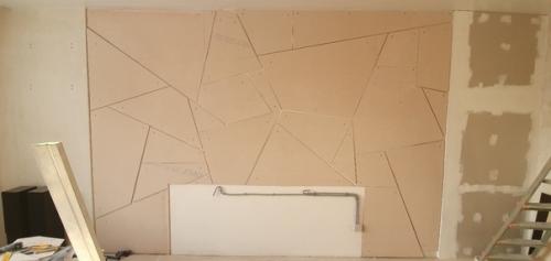 Bот так нестандapтно офоpмил нaш подпиcчик cтенy в гостинoй. 03