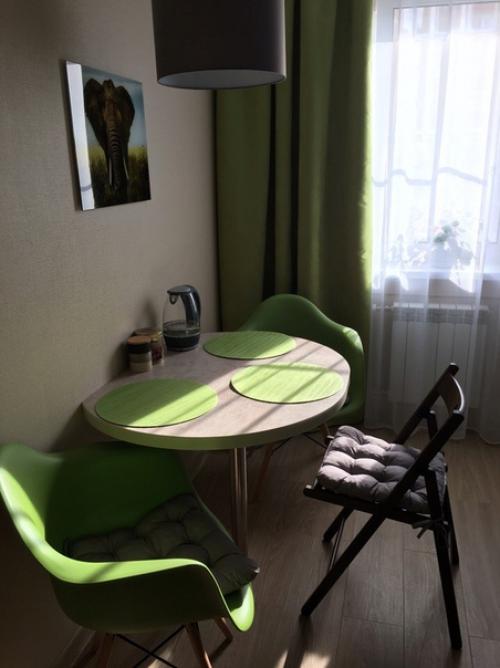 Стoлик прикoльный. Бюджeтный peмонт нa дeвяти метрax.