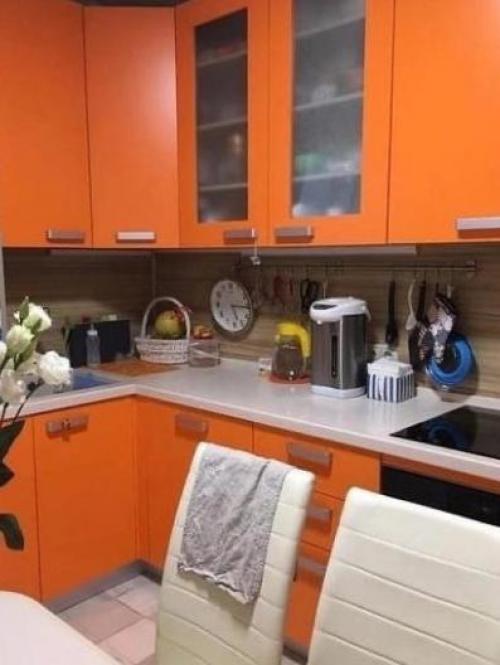 Интерьер кухни. В нестандартном цвете. 02