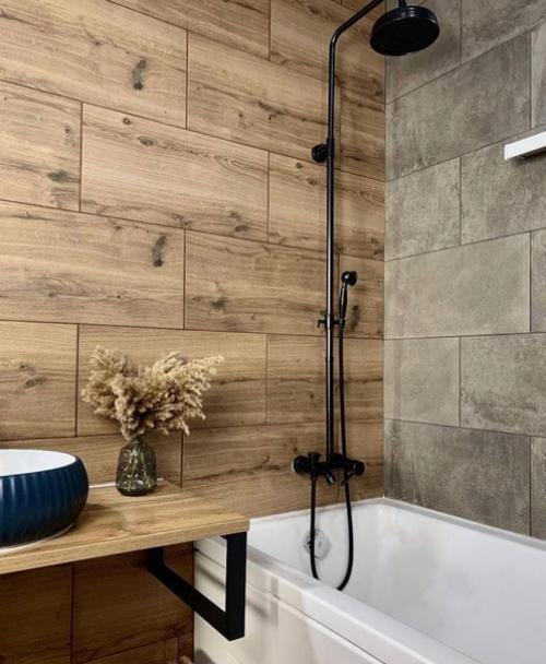 Прекрасное сочетание дерева и бетона.