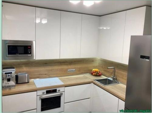 До и после ремонта кухни.