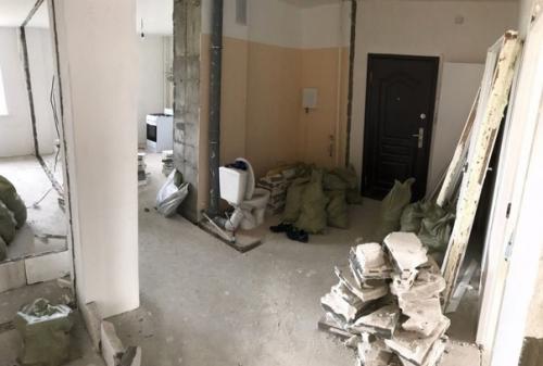 Полную перепланировку квартиры сделали. 01