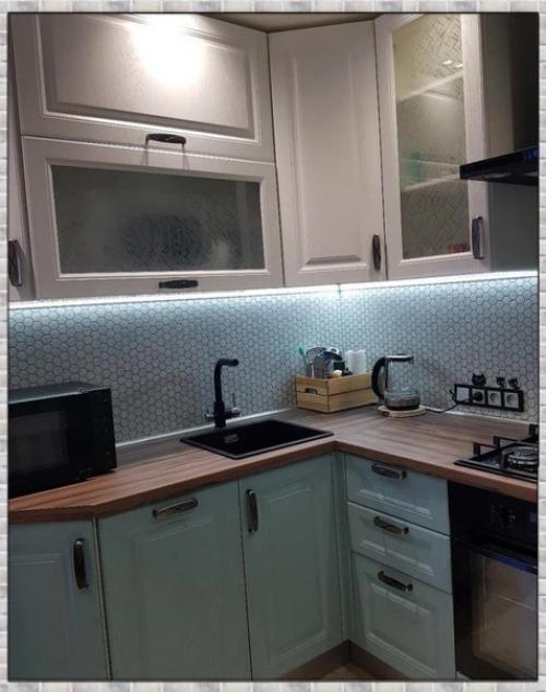 Небольшая кухня. Современная. 02