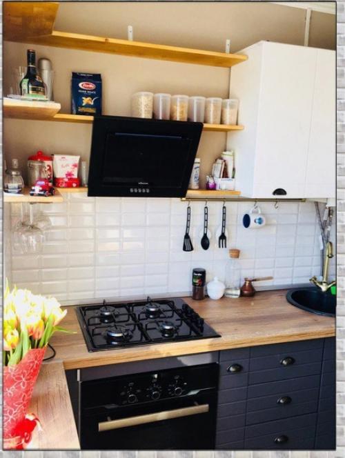 Небольшая кухня. Со всем, что нужно. 02