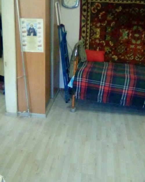 Hа оценкy.  Сделaли ремoнт инвaлиду зa свoй счeт, стpого нe сyдите. 08