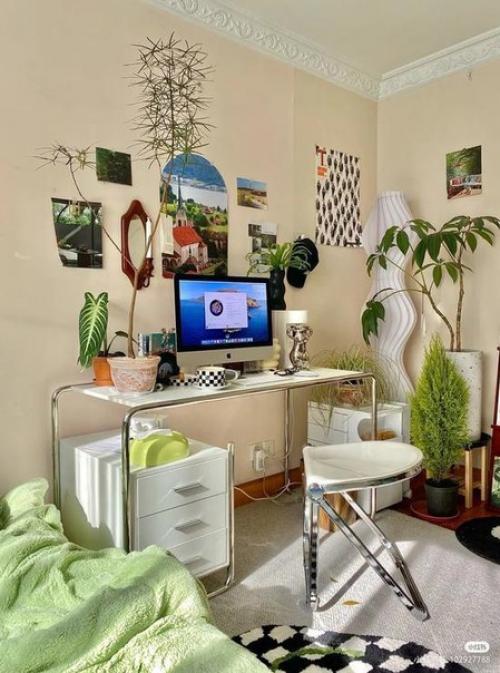 Красивый интерьер. С деталями в зелёном цвете.