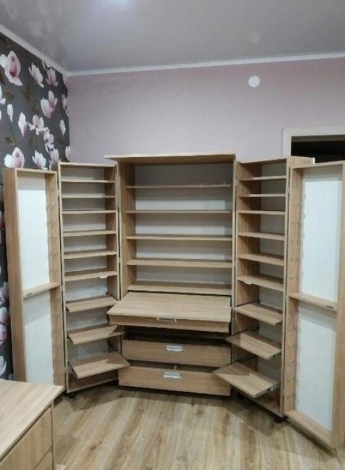 Обзор на шкаф. Очень вместительный. 03