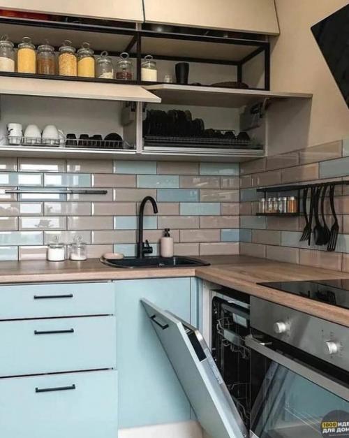 Современная кухня. С красивым оформлением. 01