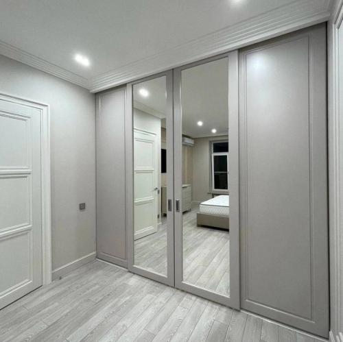 Практичное решение. Вместительная гардеробная.