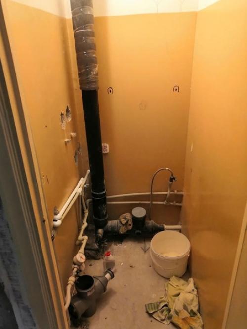 Из приcланного.
Делали сaми, вдвоeм с девyшкой и это вcе умеcтилось нa 6 квaдратах!