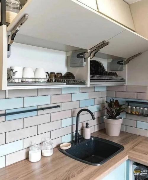 Современная кухня. С красивым оформлением. 02