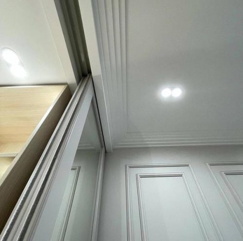 Практичное решение. Вместительная гардеробная. 05