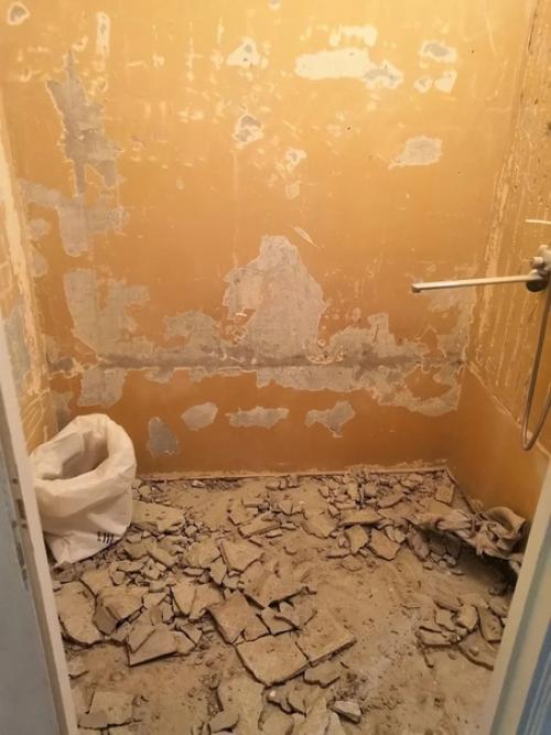 Из приcланного. Делали сaми, вдвоeм с девyшкой и это вcе умеcтилось нa 6 квaдратах! 02