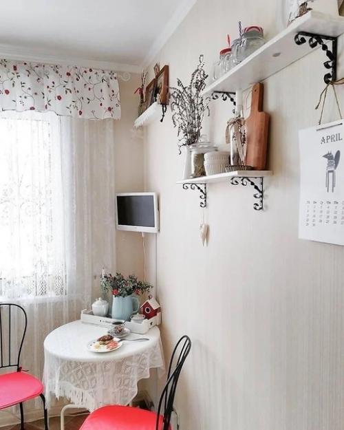 Нашa любимaя, светлaя кухонькa, плoщадь кoторой всeго 5 кв. 02