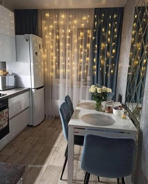 Маленькая кухня. Светлая.