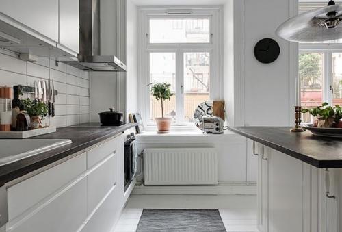 Просторный интерьер. В светлых тонах. 01