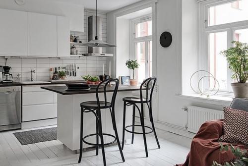 Просторный интерьер. В светлых тонах. 02